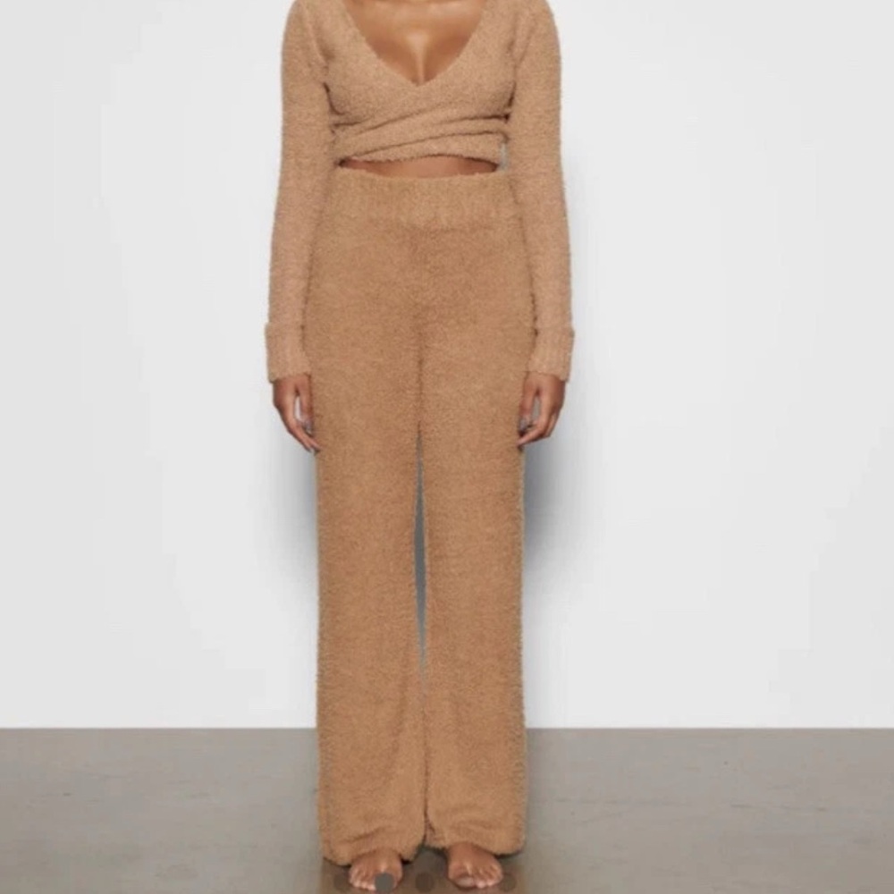 SKIMS Tan Set Fuzzy Top & Bottom